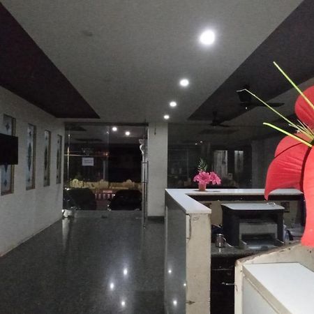 Hotel Jaidharshini Palace クンバコナム エクステリア 写真