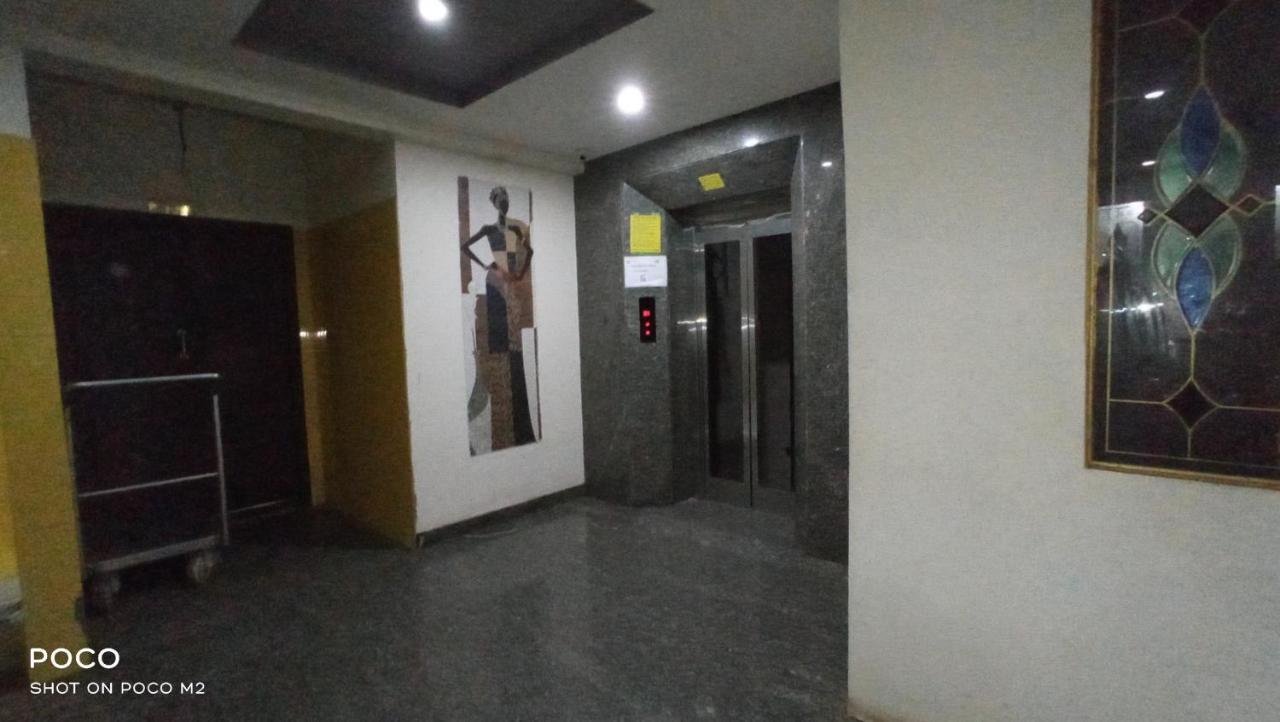 Hotel Jaidharshini Palace クンバコナム エクステリア 写真