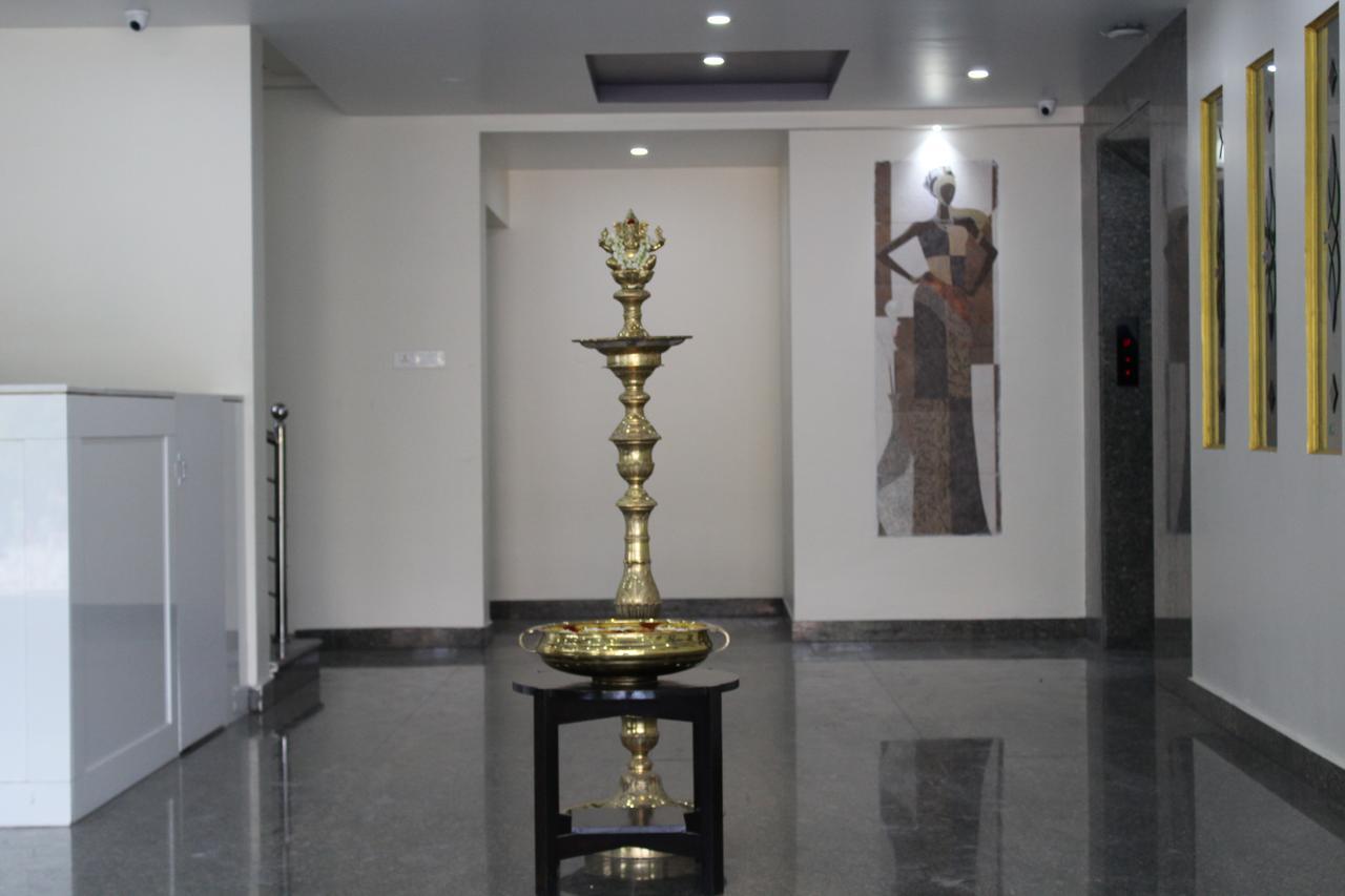 Hotel Jaidharshini Palace クンバコナム エクステリア 写真